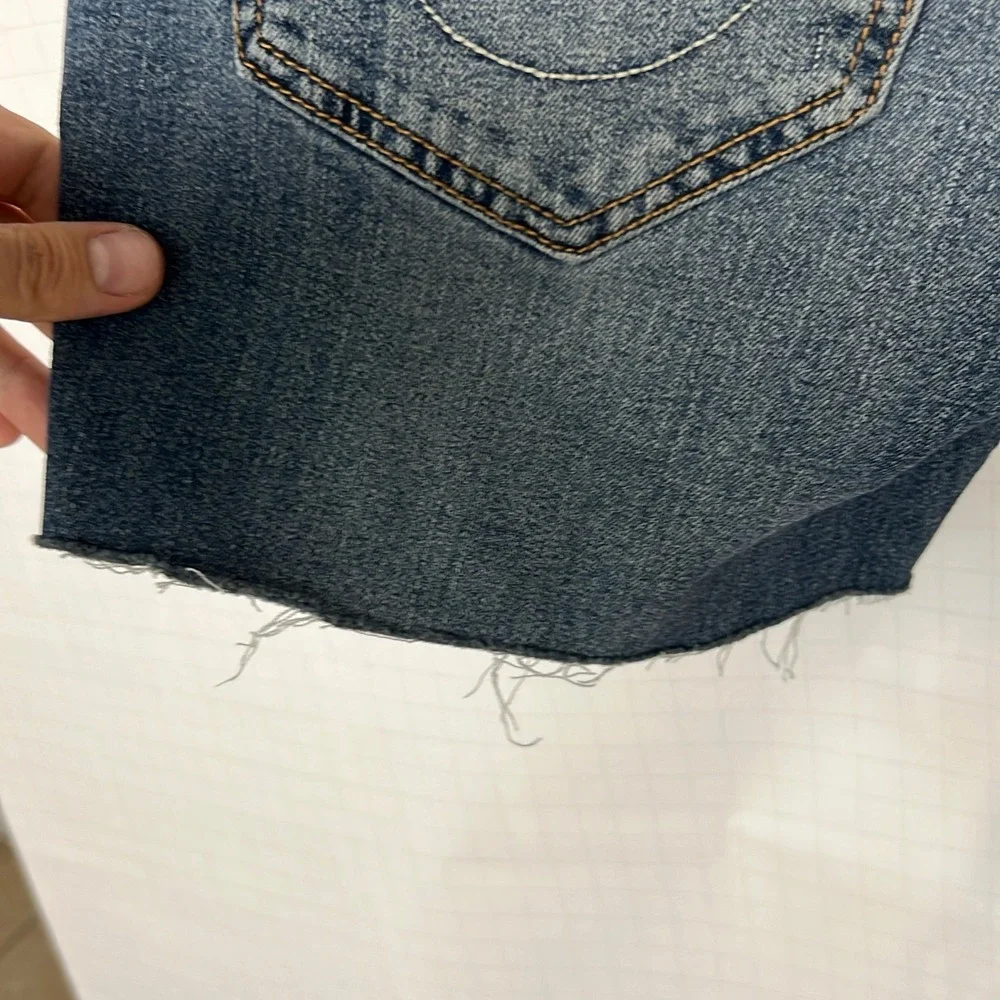 True Religion Ricky Denim Shorts Women Size 32 Blue Relaxed Straight Cut New